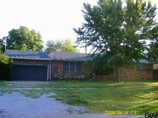 214 W Euclid Ave, Waukomis, OK 73773