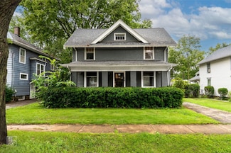 534 Palace St, Aurora, IL 60506