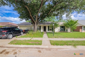 203 Yorkshire Ln, Victoria, TX 77904