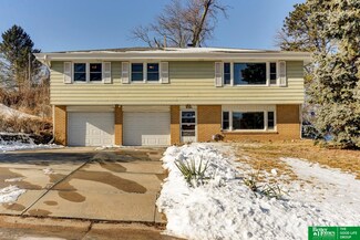 6106 N 63rd St, Omaha, NE 68104