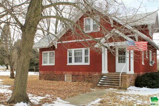 406 3rd St, Rolfe, IA 50581