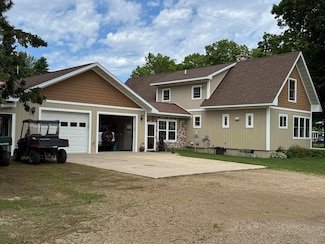 21625 E Brazel St, Grand Marais, MI 49839