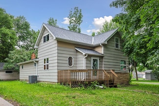 352 2nd St, Gaylord, MN 55334
