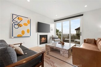 3911 W Point Dr, Los Angeles, CA 90065