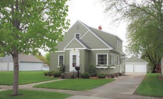 14 S California Ave, Morris, MN 56267
