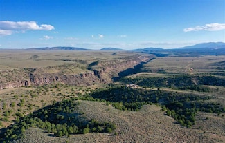 3 A Calle Fileberto, Taos, NM 87529