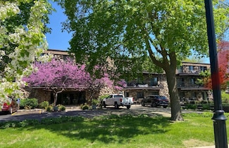 320 E Pleasant St Unit 207, Oconomowoc, WI 53066