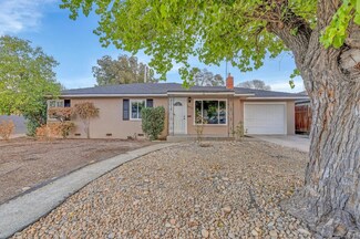 1023 E Lansing Way, Fresno, CA 93704