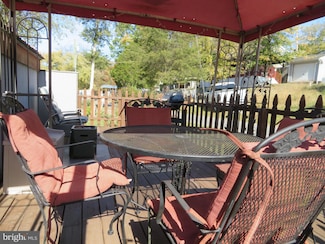 41-3 Hot Dog Rd, Falling Waters, WV 25419
