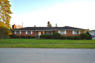 1009 Eastcrest Dr, Greentown, IN 46936