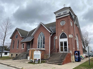 105 N Mckee St, MacY, IN 46951