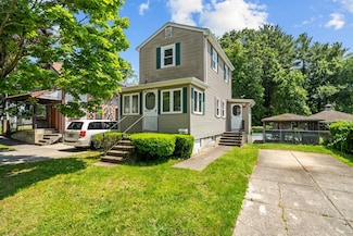 916 Bristol St, New Bedford, MA 02745