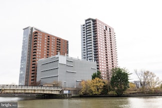 105 UNIT Christina Landing Dr, Wilmington, DE 19801