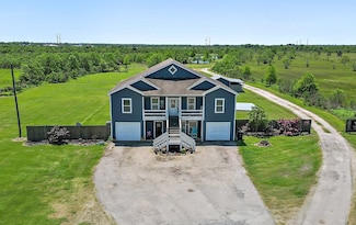 13659 Todd Rd, Winnie, TX 77665