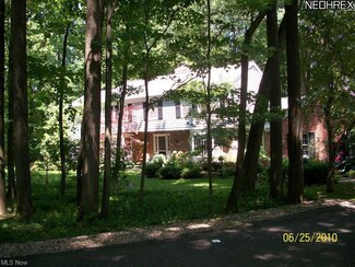 50 Fox Glen Rd, Chagrin Falls, OH 44022