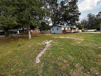 8404 Cunningham Lake Rd, Little Rock, AR 72205