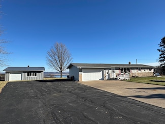 32158 County Road 1, La Crescent, MN 55947