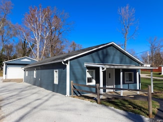 1660 W 8th St, Bloomington, IN 47404