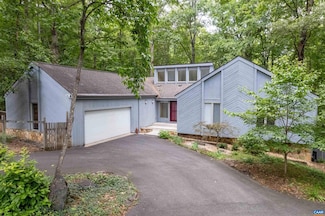 50 Lynnwood Ln, Charlottesville, VA 22901