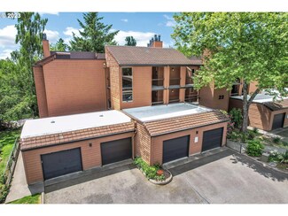 152 Oswego Summit Unit 152, Lake Oswego, OR 97035
