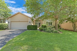 3077 N Southern Hills Dr, Wadsworth, IL 60083