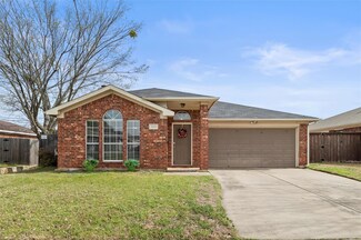 5621 Alicante Dr, Arlington, TX 76017