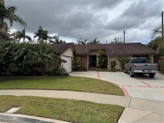 865 Loma Cir, Costa Mesa, CA 92626