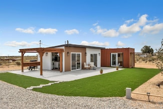 2135 Road Runner Ln, Landers, CA 92285