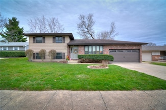 135 Dover Dr, Decatur, IL 62521