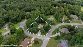 378 Winding Wood Dr, Wetumpka, AL 36093