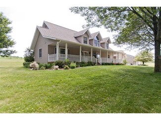 1108 Country Club Dr SE, Mount Vernon, IA 52314