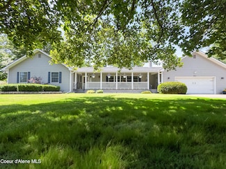 9451 N Chateaux Dr, Hayden, ID 83835
