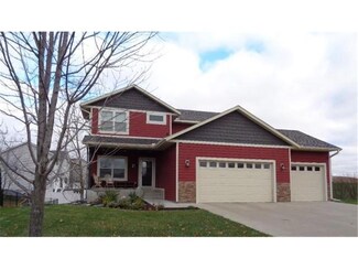 1105 Rose Ct, Jordan, MN 55352
