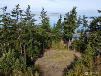 570 North St, Diamond Point, WA 98382