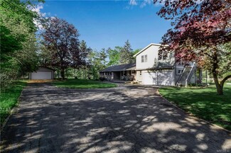 4670 Sawmill Rd, Clarence, NY 14031