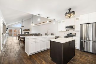 133 Point Seven Rd Unit 14, Kimberling City, MO 65686