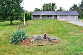 1116 E 6th St, Vinton, IA 52349