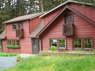 1324 Mountain View Dr, Kodiak, AK 99615