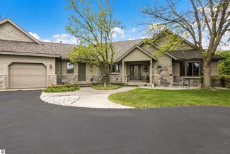 5145 Arrowhead Ct, Williamsburg, MI 49690