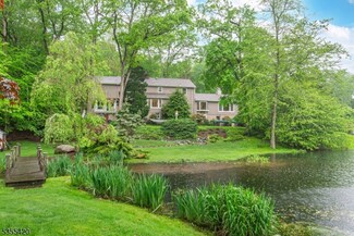 59 Green Hill Rd, Kinnelon, NJ 07405