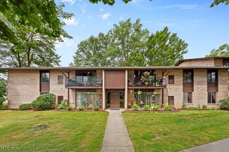 16500 Heather Ln Unit 203, Middleburg Heights, OH 44130