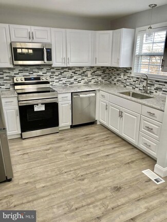 2421 W 2nd St, Wilmington, DE 19805
