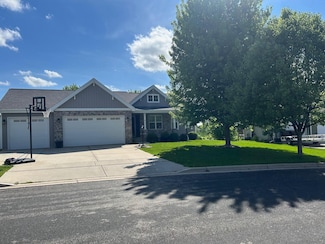 829 Shooting Star Cir, de Forest, WI 53532