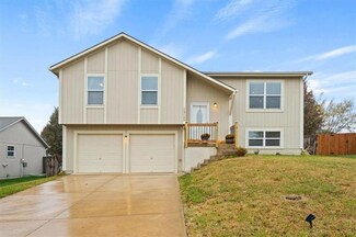 17166 S Dodge St, Gardner, KS 66030