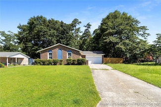 195 Paddlewheel Rd, Fayetteville, NC 28314