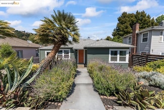 8024 Earl St, Oakland, CA 94605