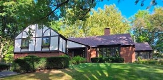 725 N 8th St, Monmouth, IL 61462