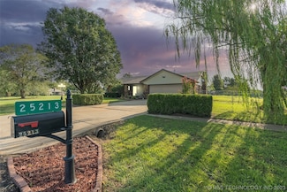 25213 S Elm St, Claremore, OK 74019