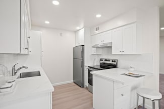 3045 Los Prados St Unit 218, San Mateo, CA 94403
