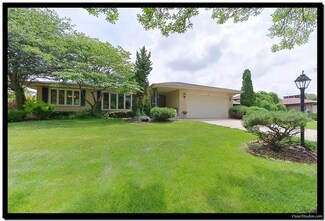 8109 Arrow Ln, Darien, IL 60561